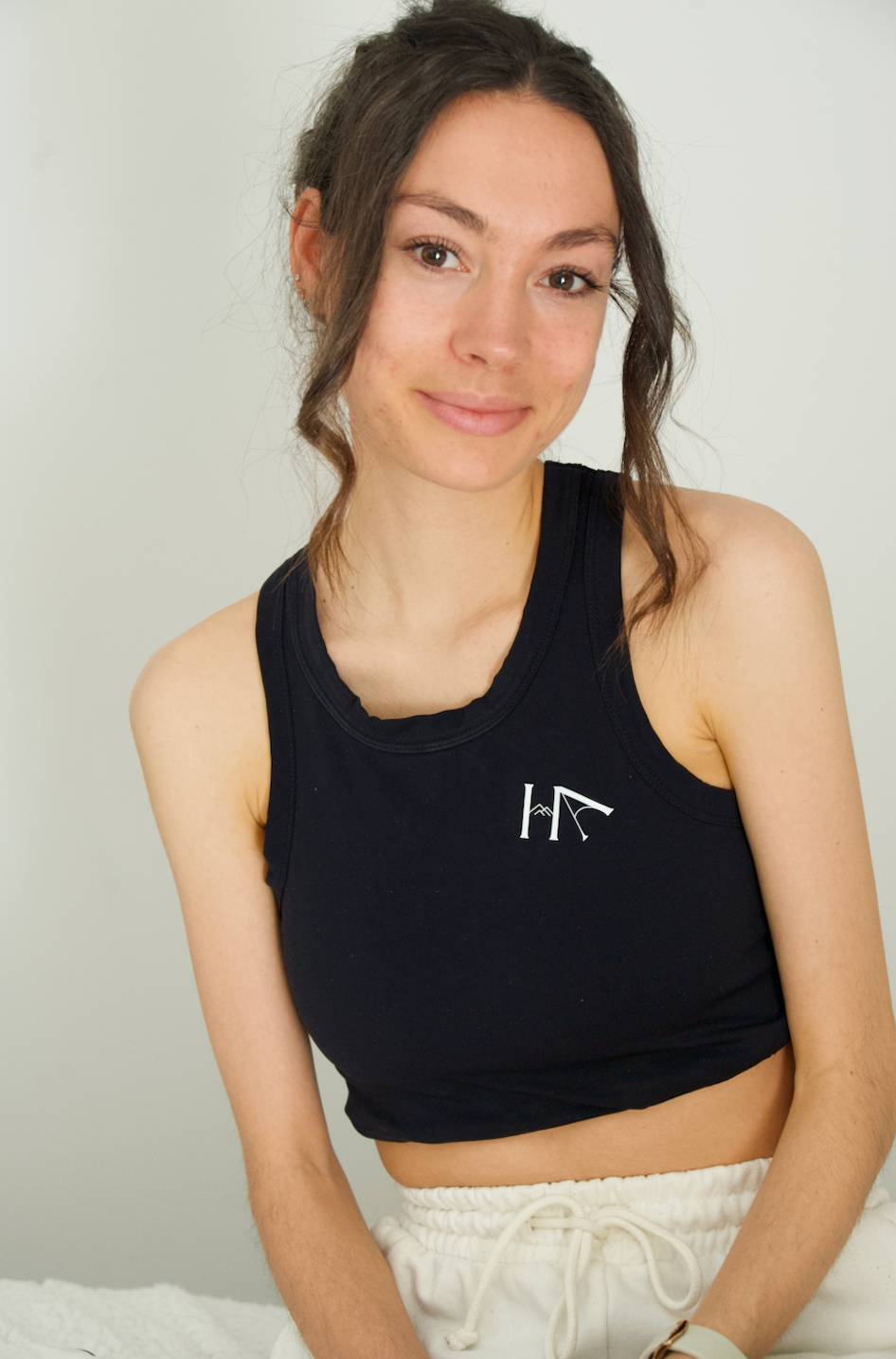 Brassière de sport noire sans armature – maintien fort pour femme Hastya